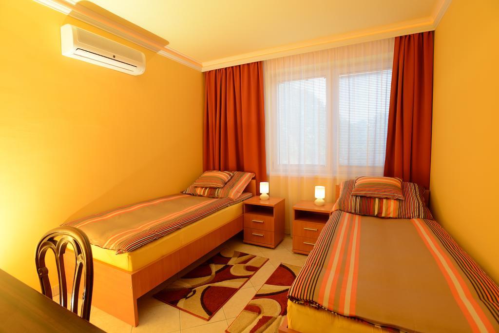 Aparthotel Nexus Vendeghaz Szegedin Zimmer foto